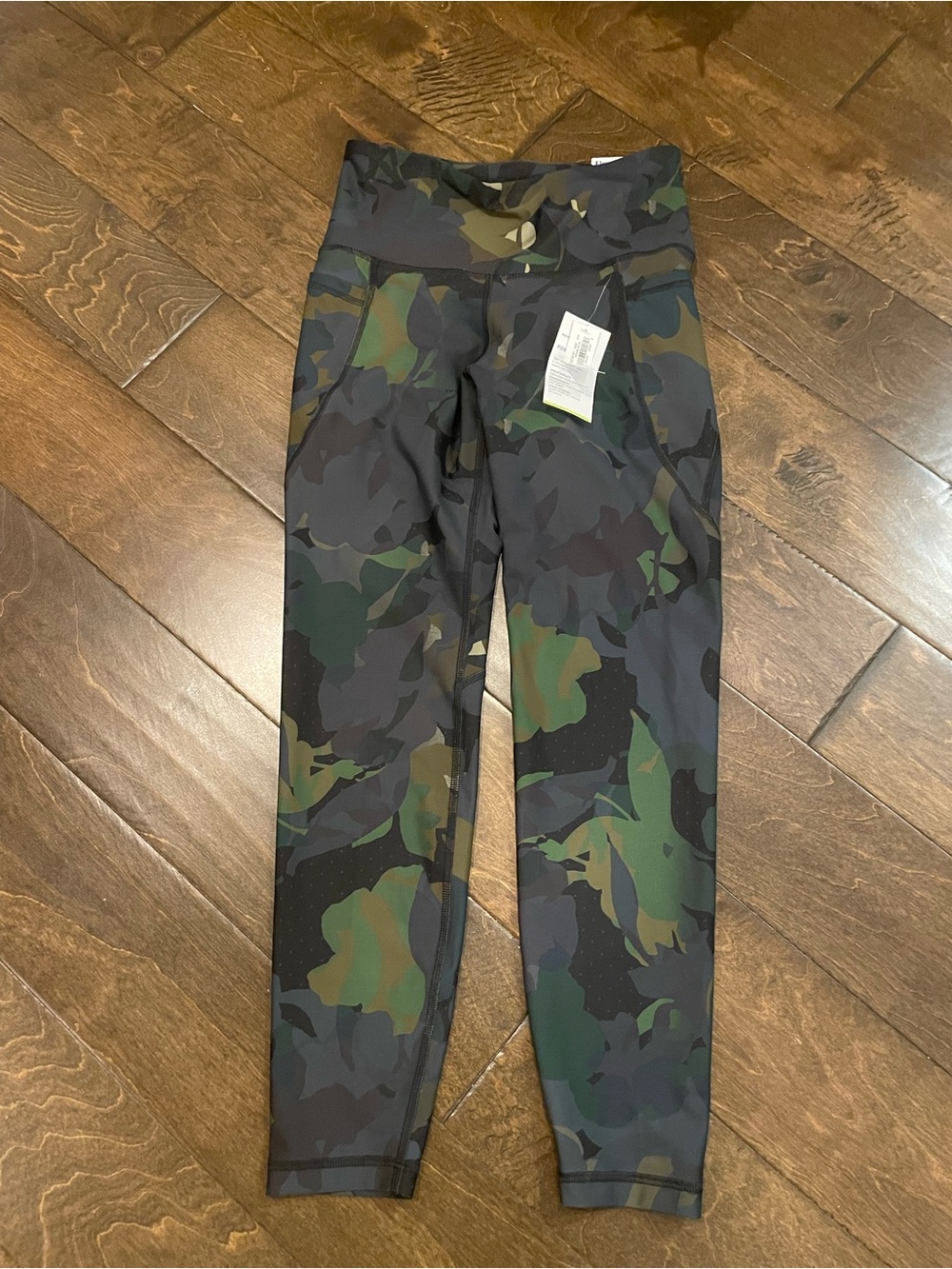 Old Navy Women’s Camo Leggings - Green & Black